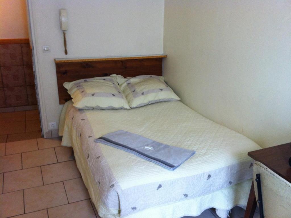 Hipotel Paris Bordeaux Menilmontant Room photo